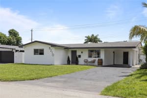8210 Nw 11th St Pembroke Pines, FL 33024 - MLS#A11875639