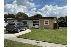 720 Nw 38th Ave, Lauderhill