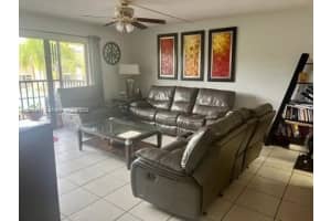8415 Sw 107th Ave 270w, Miami