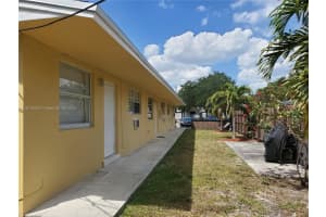 26 SE 3rd Ter 2, Dania Beach, FL 33004 - MLS#A11875683