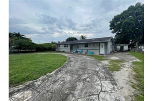 3930 NW 187th St, Miami Gardens, FL 33055 - MLS#A11875697