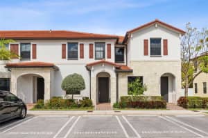 10582 W 33rd Ln, Hialeah