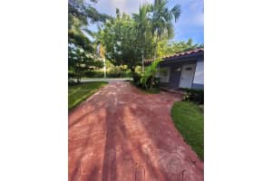 1132 Moffett St Hallandale Beach, FL 33009 - MLS#A11875825