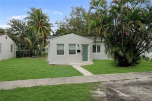 2431 Coolidge St, Hollywood, FL 33020 - MLS#A11875859