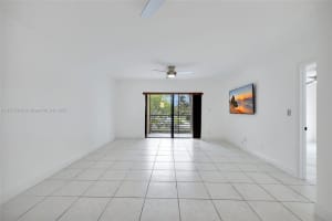 126 S Cypress Rd 729, Pompano Beach