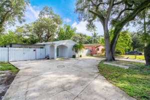 431 NE 163rd St, Miami, FL 33162 - MLS#A11875930
