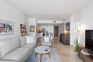 88 SW 7th St 1205, Miami, FL 33130 - MLS#A11875980