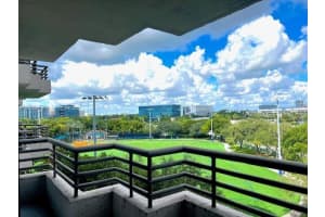 3300 Ne 191st St 703, Aventura