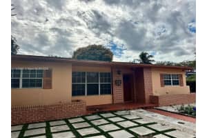 1020 NE 179th St, North Miami Beach, FL 33162 - MLS#A11875997