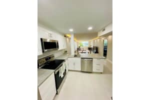 441 Ne 195th St 205, Miami