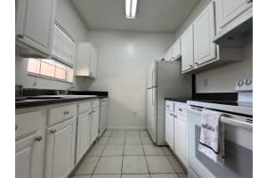 2451 Nw 96th Ter 21h, Pembroke Pines