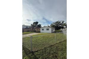 2798 NW 9th Pl, Fort Lauderdale, FL 33311 - MLS#A11876024