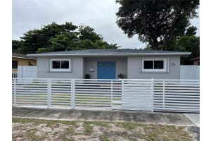 550 NE 174th St, North Miami Beach, FL 33162 - MLS#A11876043