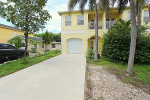 1035 Nw 7th Ter Fort Lauderdale, FL 33311 - MLS#A11876067