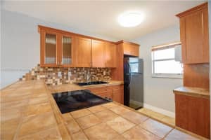 120 Royal Palm Rd 315 Hialeah Gardens, FL 33016 - MLS#A11876094