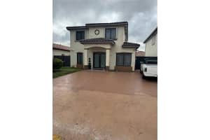 8126 Nw 199th Ter, Hialeah