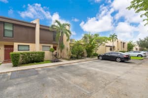 1161 Nw 99th Ter 38 Pembroke Pines, FL 33024 - MLS#A11876157
