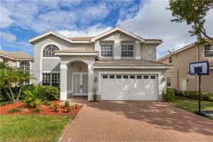 11948 Glenmore Dr, Coral Springs