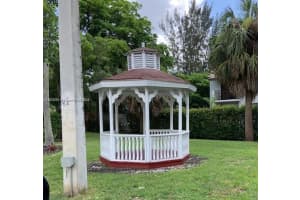 MLS# A11876201, Hialeah, Florida 33015