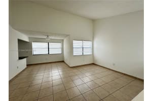 10300 Nw 9th St Cir 204, Miami