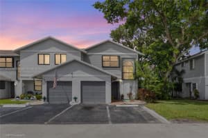400 NW 103rd Ter, Pembroke Pines, FL 33026 - MLS#A11876209