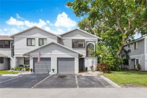 400 NW 103rd Ter, Pembroke Pines, FL 33026 - MLS#A11876209
