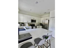909 Ne 211th St Miami, FL 33179 - MLS#A11876229