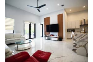 14478 Sw 21st St, Miami