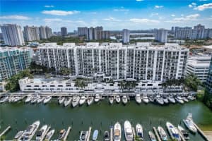 3029 Ne 188th St 625, Aventura
