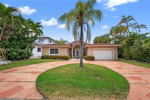 317 S Riverside Dr, Pompano Beach, FL 33062 - MLS#A11876293