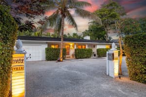 11403 Ne 8th Ave Biscayne Park, FL 33161 - MLS#A11876320