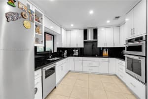 4325 Sw 95th Ave Miami, FL 33165 - MLS#A11876355