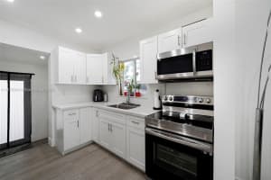 6404 Meade St Hollywood, FL 33024 - MLS#A11876369