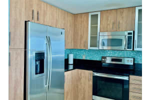 7900 Ne Harbor Island Dr 1017 North Bay Village, FL 33141 - MLS#A11876412