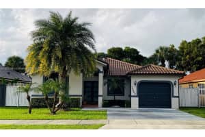 16605 Sw 90th St, Miami