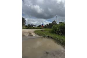 1005 Portland Lehigh Acres, FL 33974 - MLS#A11876487