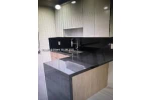8023 Nw Lake Dr 202 Doral, FL 33166 - MLS#A11876547