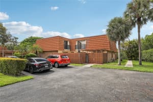 751 Sw 120th Way, Davie