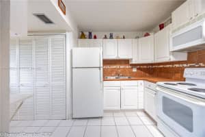 7135 W Sunrise Blvd 7135, Plantation