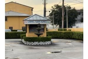 1279 W 51st Pl B-13, Hialeah