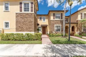 9227 Sw 227th St ., Cutler Bay