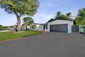 7644 Biltmore Blvd Miramar, FL 33023 - MLS#A11876754