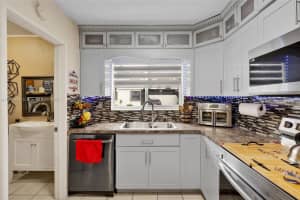 9770 NW 4th Ln, Miami, FL 33172, Sold 11/14/25