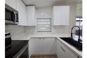 15798 Woodgate Ct E Sunrise, FL 33326 - MLS#A11876833