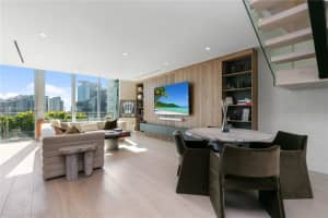 90 Sw 3rd St Ph-14, Miami