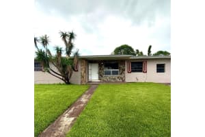 2920 Nw 179th St, Miami Gardens