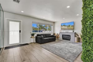 19625 Nw Nw 6th Pl Miami Gardens, FL 33169 - MLS#A11876985