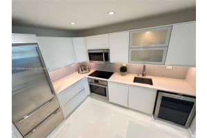 2301 Collins Ave 611 Miami Beach, FL 33139 - MLS#A11877000