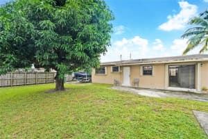 1005 W 36th Pl Hialeah, FL 33012 - MLS#A11877020