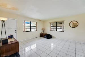 1005 W 36th Pl Hialeah, FL 33012 - MLS#A11877020